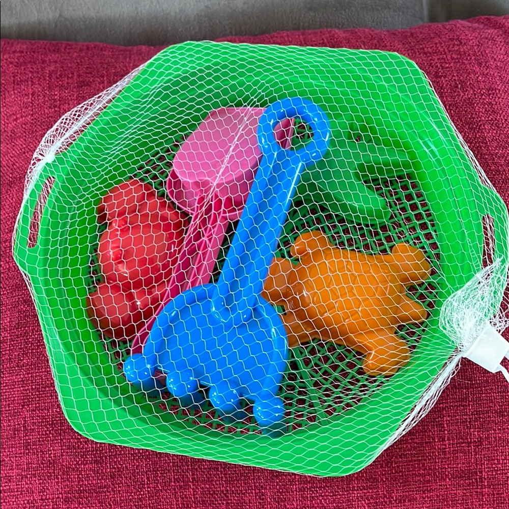 Colorful Kids Beach Toy Set